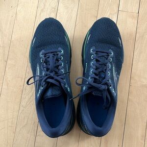 Gently used Brooks Ghost 15 — Men’s Size 10